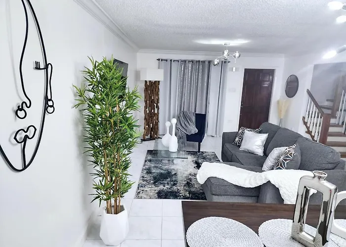 Tropical Luxe Modern Townhouse Apartment